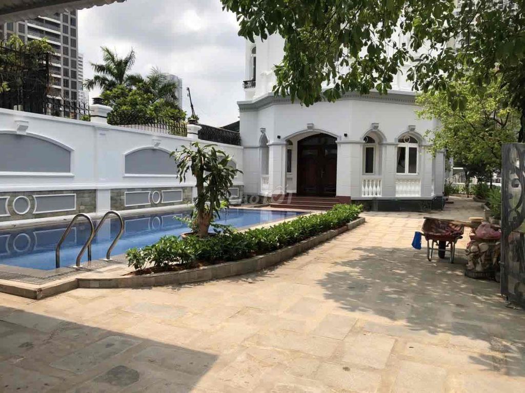 Rent the Thảo Điền district 2 area using 700 meters 2