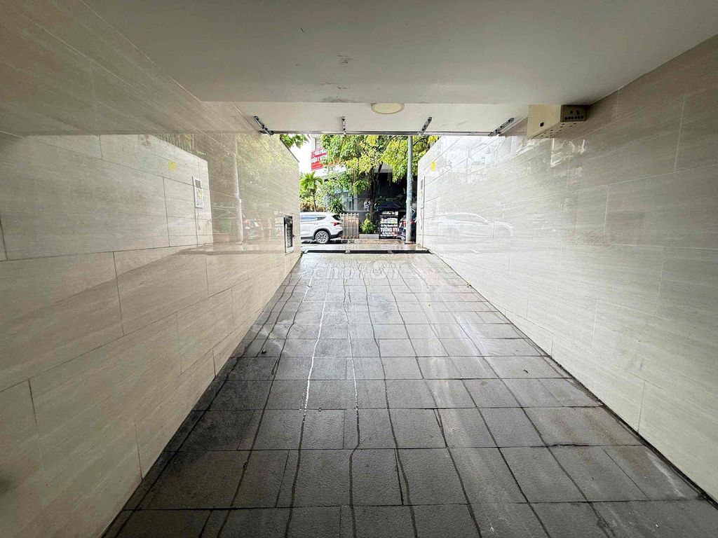 Rendez House Him Lam District 7 (7.5 x 20 m) vault 2 floor vault - credit 70 million