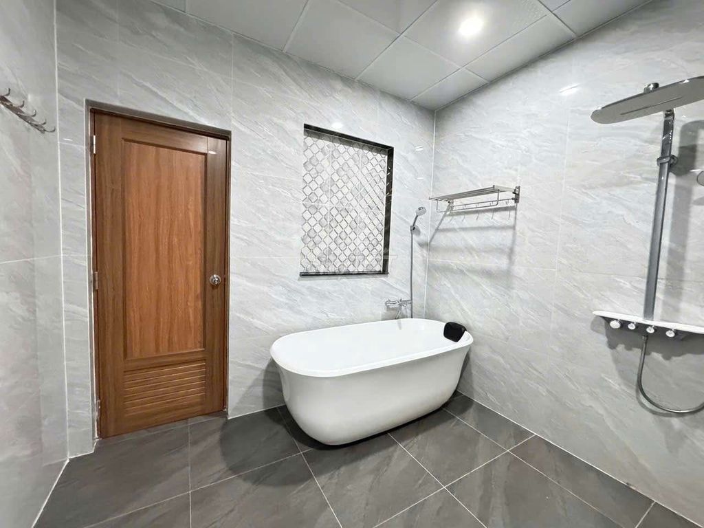 (full of nice Tên Lửa furniture 6 x 21 meters 5 floors right now
