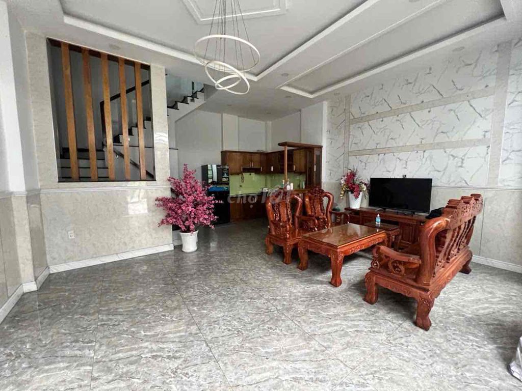 The rent house is an internal interior 6 m through Gò Dầu area 6 x11 cast 2 floors