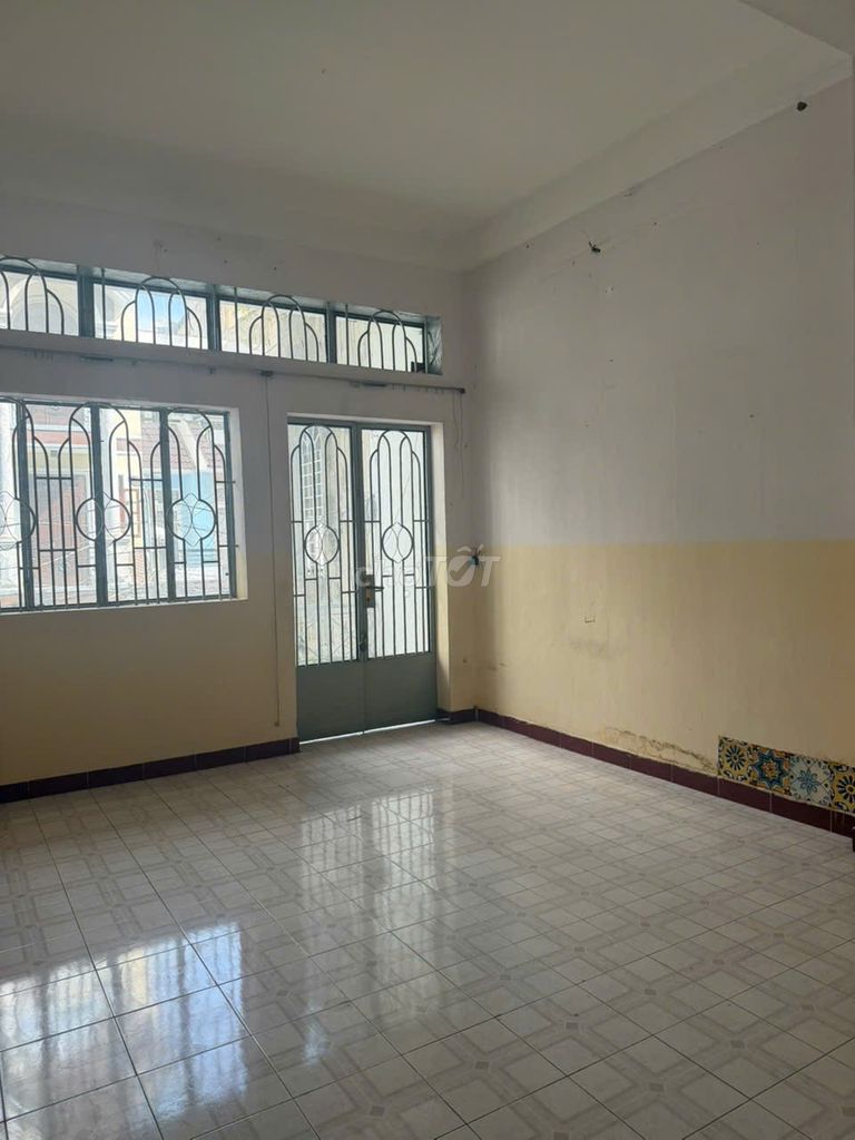 Rent a German Lavette through Lê Thị Hồng, 17 Gò Vấp