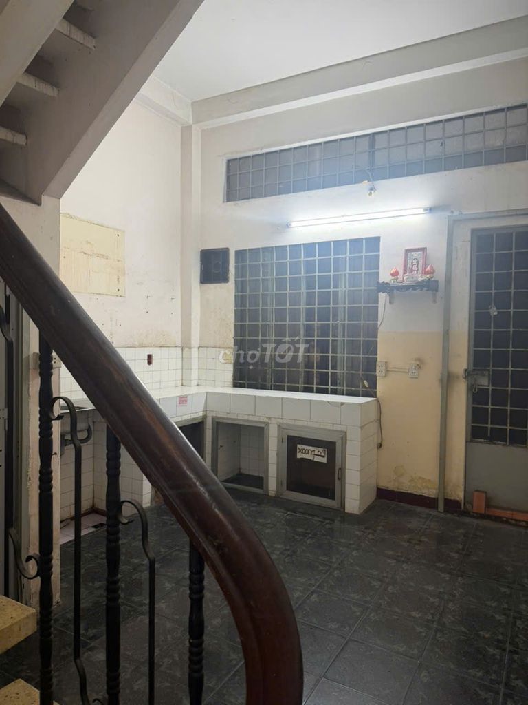 Rent a German Lavette through Lê Thị Hồng, 17 Gò Vấp