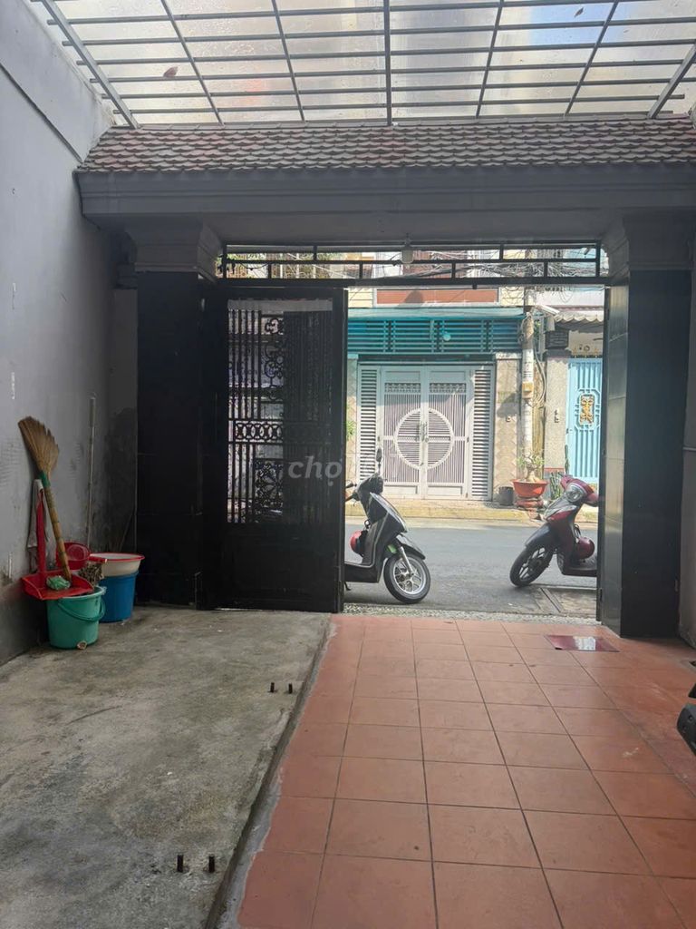 Rent a German Lavette through Lê Thị Hồng, 17 Gò Vấp