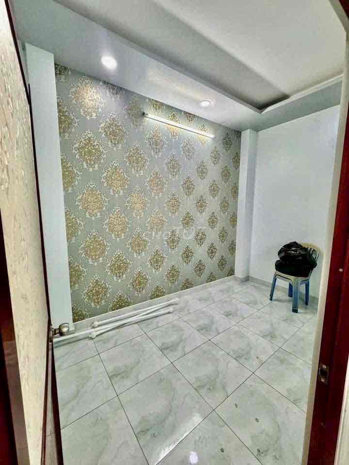 Three rooms at the corner of the Bà Hom.