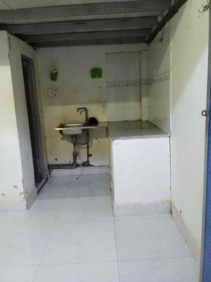 Rent 1 million and 5 near the rich market.