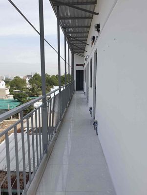 Rent 1 million and 5 near the rich market.