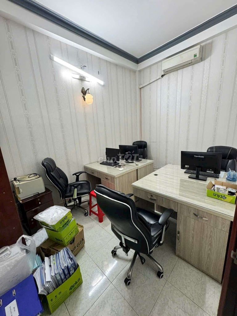 Three-story five-way bedrooms, số Tân Kiểng Front.