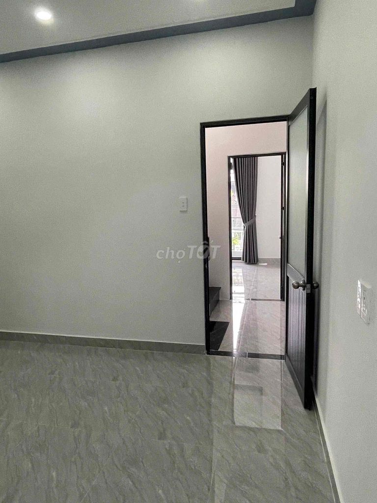The two-story base is two-story bedroom 2 of the toilets two kilometers away from the Great House