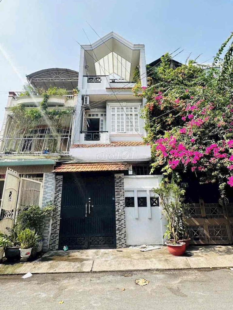 Hxt 4 x 20 meters 3 floor st 4 bedroom.5 toilet number 20-Dương Quảng Hàm 20 million