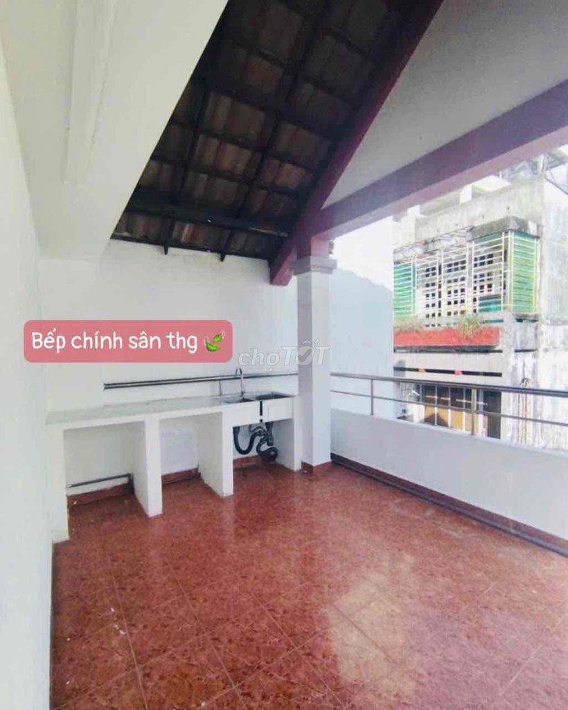 Rent the entire apartment. 1 st 2th floor.