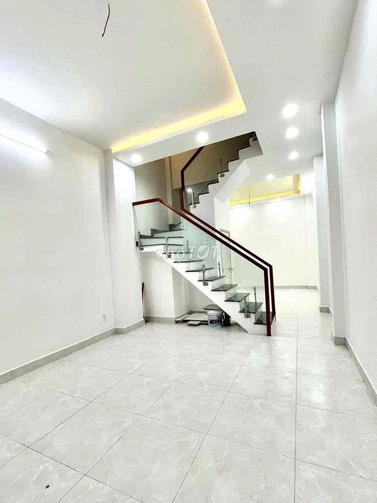 Rent an alley 4 meters (xh) Nguyễn Văn Lượng, 1717, Q. Gò Vấp 17.5 million.
