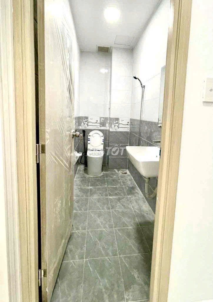 Rent an alley 4 meters (xh) Nguyễn Văn Lượng, 1717, Q. Gò Vấp 17.5 million.