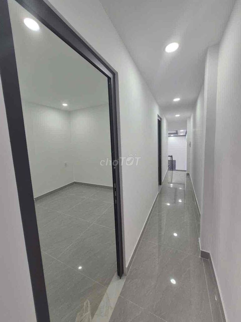 We're going to rent a new house that's 100% built in the eonl Tân Phú.