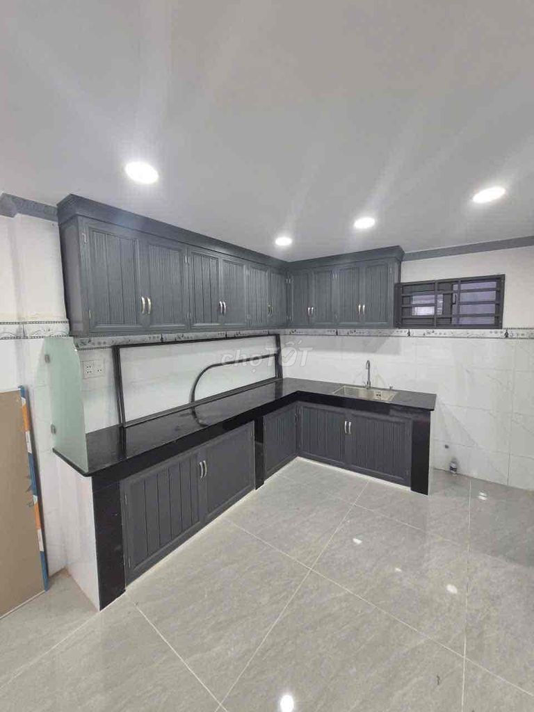 We're going to rent a new house that's 100% built in the eonl Tân Phú.