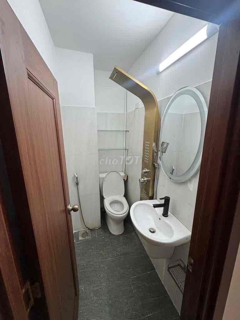 Rent a D.C. alley, Midland Six, District 10. ( Three bedrooms, three toilets.) Internal Full