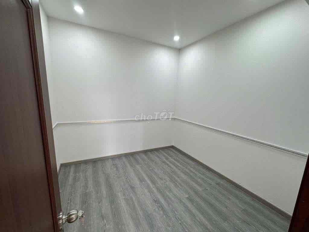 Rent a D.C. alley, Midland Six, District 10. ( Three bedrooms, three toilets.) Internal Full