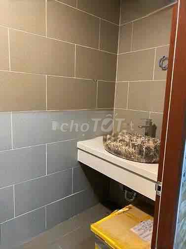 Renting new, wide new house - 1 st floor 1 st floor, alley car, Qq11022 bt
