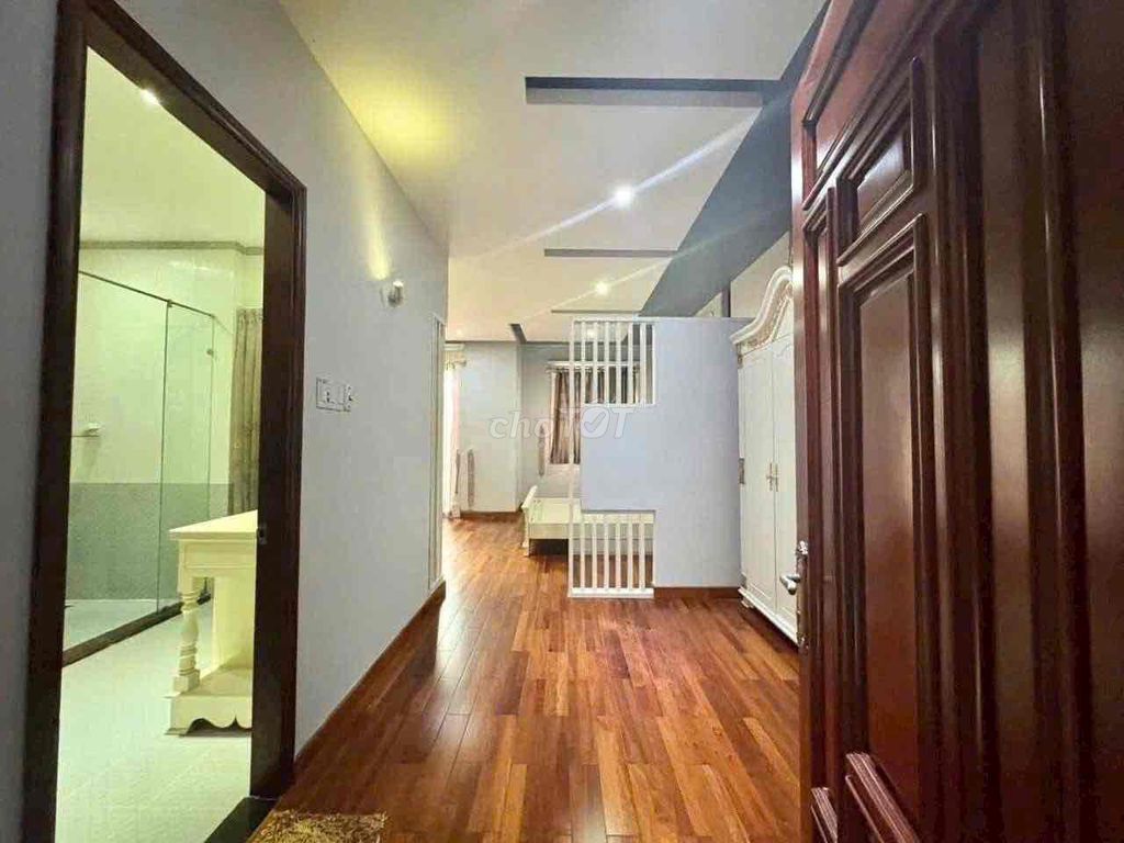 Rent the Firename building, a số 8 street, area 6 x 21 meters, 3/3, 40 meters.