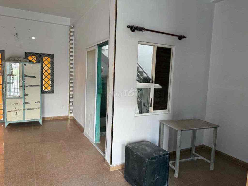 Rent a Âu Cơ, Tân Bình. (4 bedrooms, 3 toilets)
