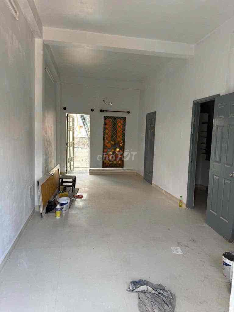 Rent a Âu Cơ, Tân Bình. (4 bedrooms, 3 toilets)