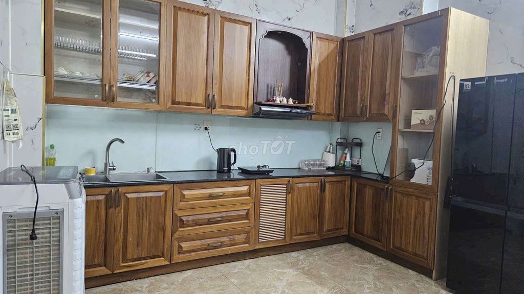 renting a new house 100 percent of the way in front of an 8 M.