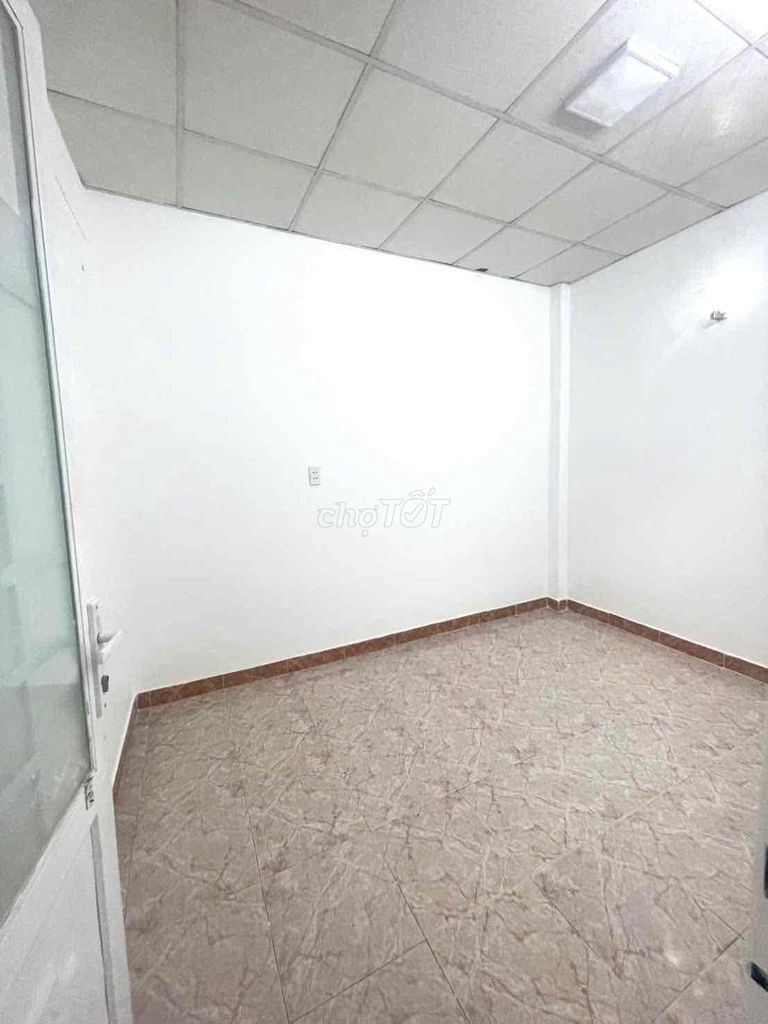 4th grade house. (420) 2 bedrooms. A bathroom. - Just painted it clean.