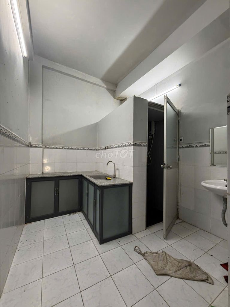 Rent the original Pastuer District 1-4 bedroom for 12 million.