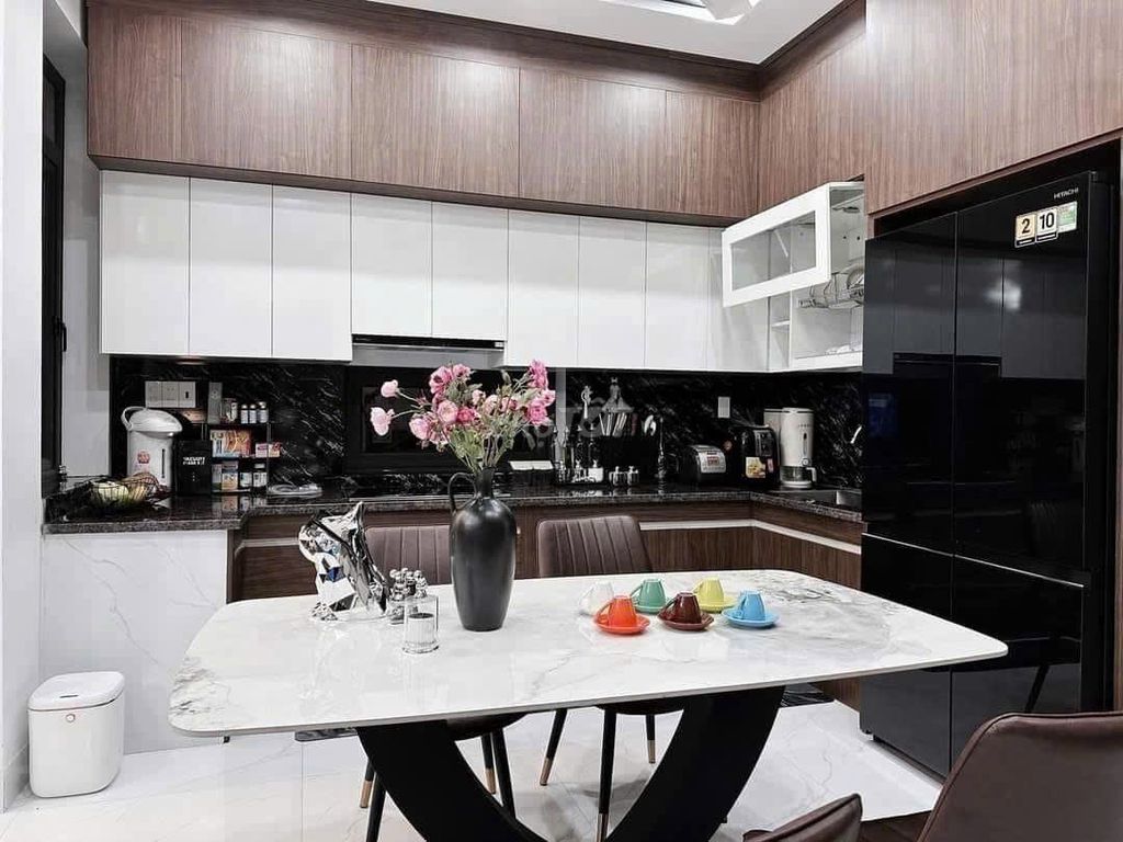Rent a cash villa 38 KNguyễn Văn Trỗi Phú Nhuận district