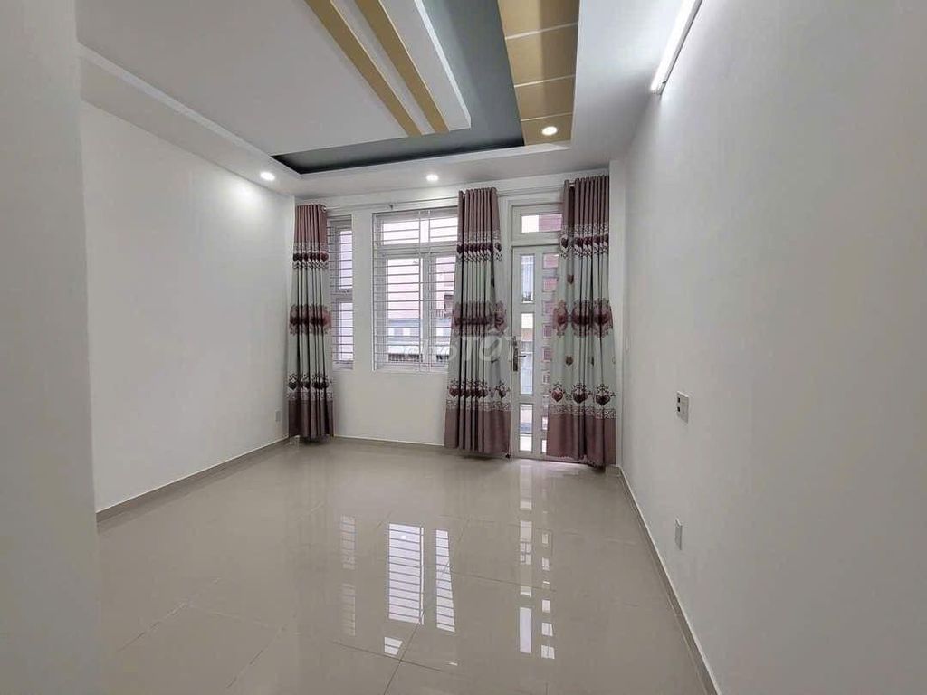 Rent a three-story front Nguyễn Thị Xinh, area 4 x25 meters, 4 p sleeping