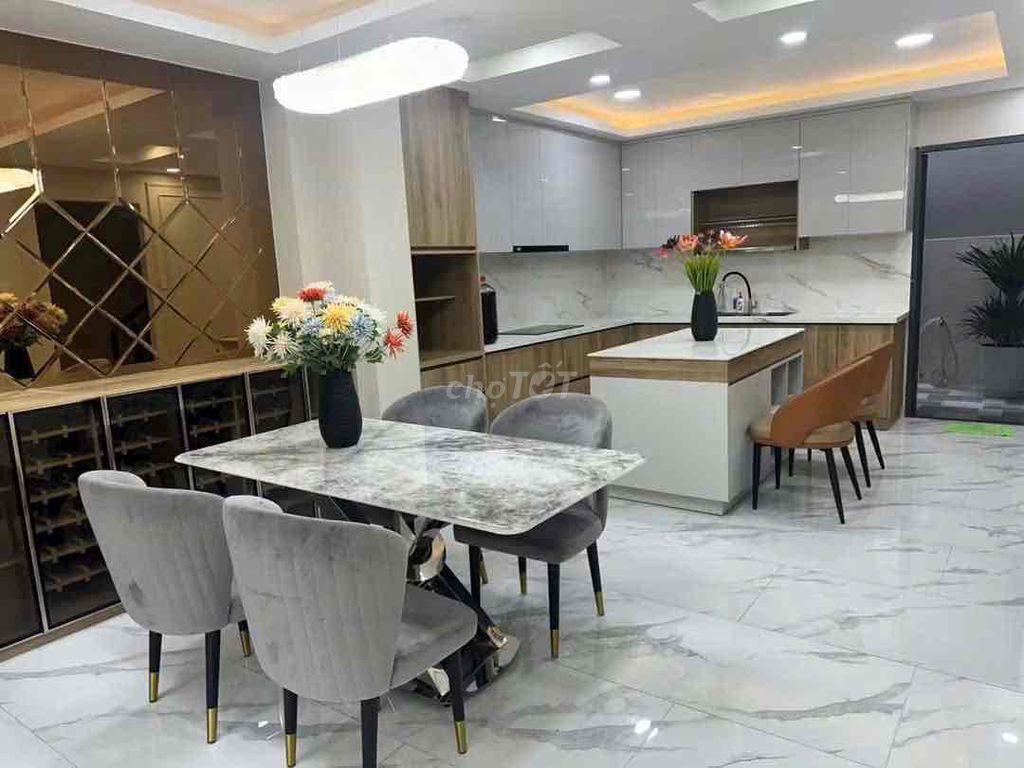 District 1 - Cống Quỳnh 01 nice house, across 6 M