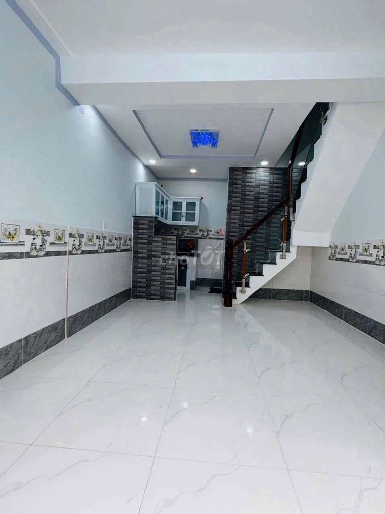 A two-room front house, Tân Xuân, near the Twins.
