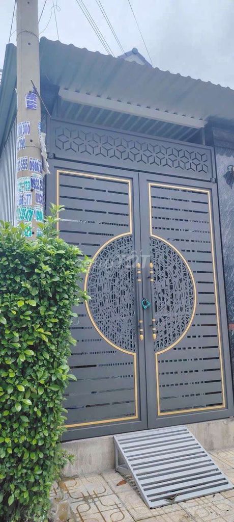 A two-room front house, Tân Xuân, near the Twins.