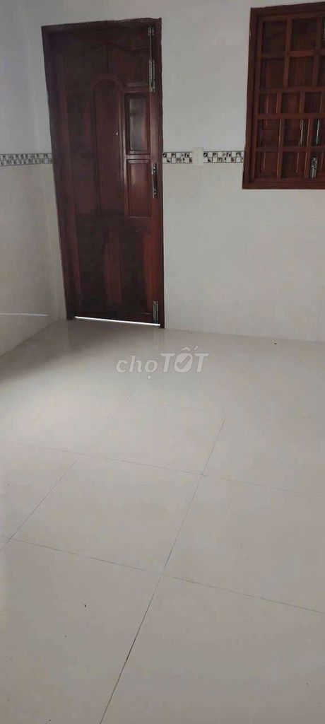 A two-room front house, Tân Xuân, near the Twins.