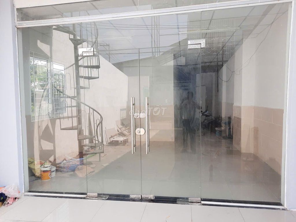 Rent a 1 st floor 1 st floor 7 bedroom as a service apartment, Võ Văn Hát, Long Trường 12.