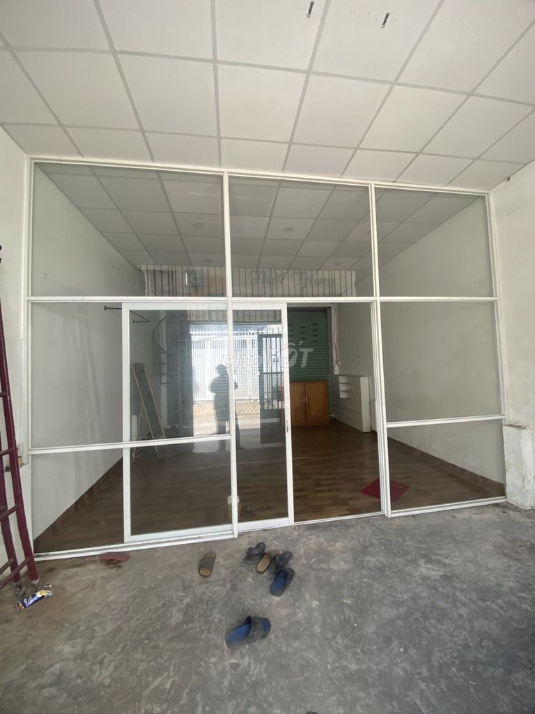 Rent a 1 st floor 1 st floor 7 bedroom as a service apartment, Võ Văn Hát, Long Trường 12.