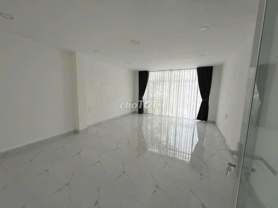 Rent an alley house, turn to 115th BTrần Quốc Thảo District 3.