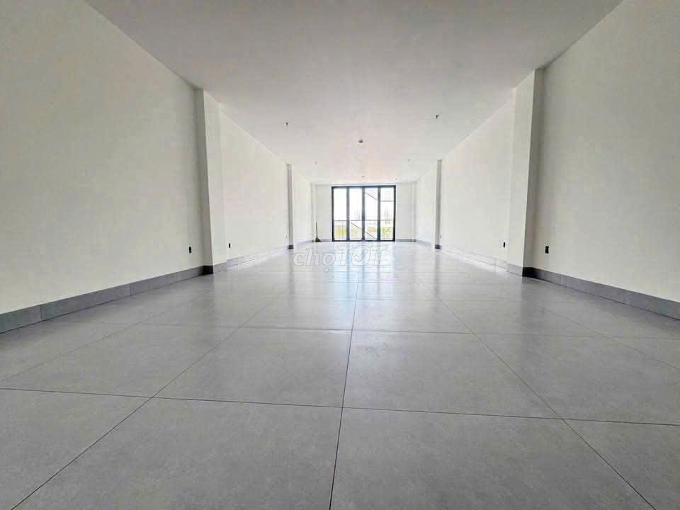 Rent an alley house, turn to 115th BTrần Quốc Thảo District 3.
