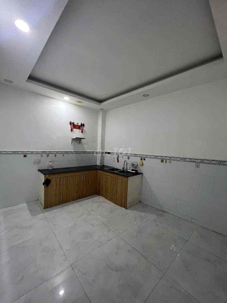 3rd floor bedroom for 15 million.