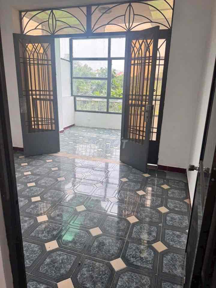 A Số 6 street south of the Red King 4 x 20 meters 2 floors for 15 million