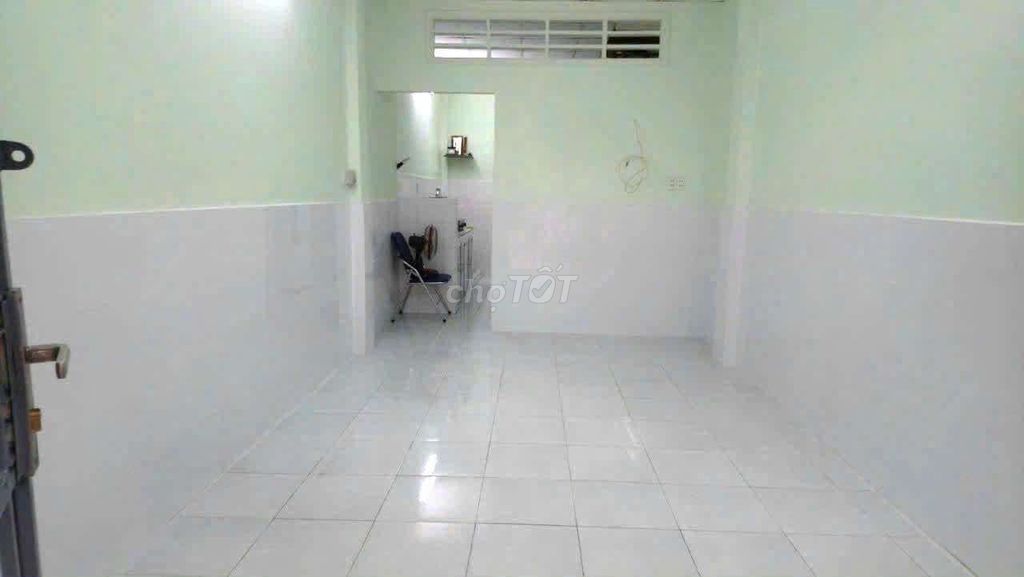Rent his own house 1 st floor 1 .9 million in the Bàn Cờ Food Street.