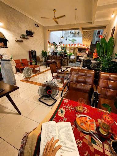 We're going to rent it to a 20-to-one degree. 158 BLê Văn Sỹ, District 3-- 110 M2, which is 26 million.