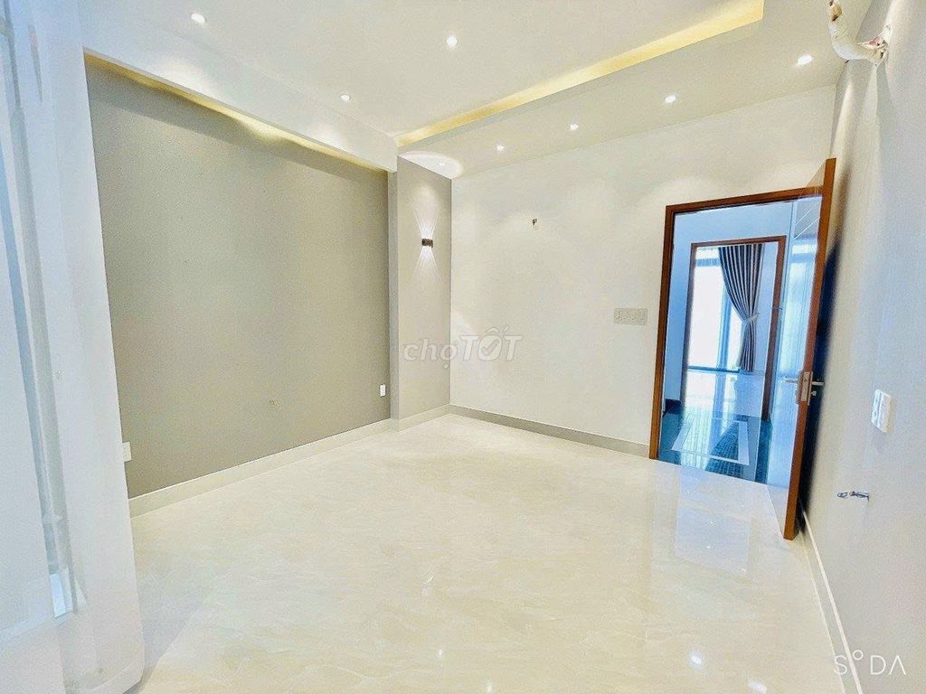Rents hxt 24/3 B Lam Sơn, 1802 2, Q. Tân Bình