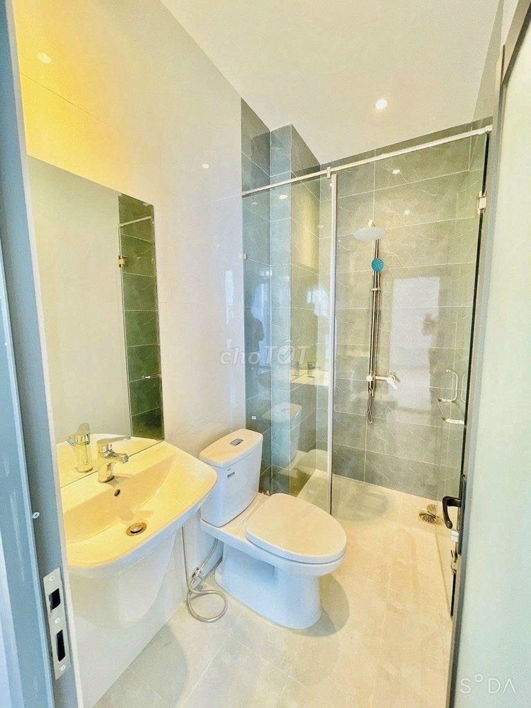 Rents hxt 24/3 B Lam Sơn, 1802 2, Q. Tân Bình