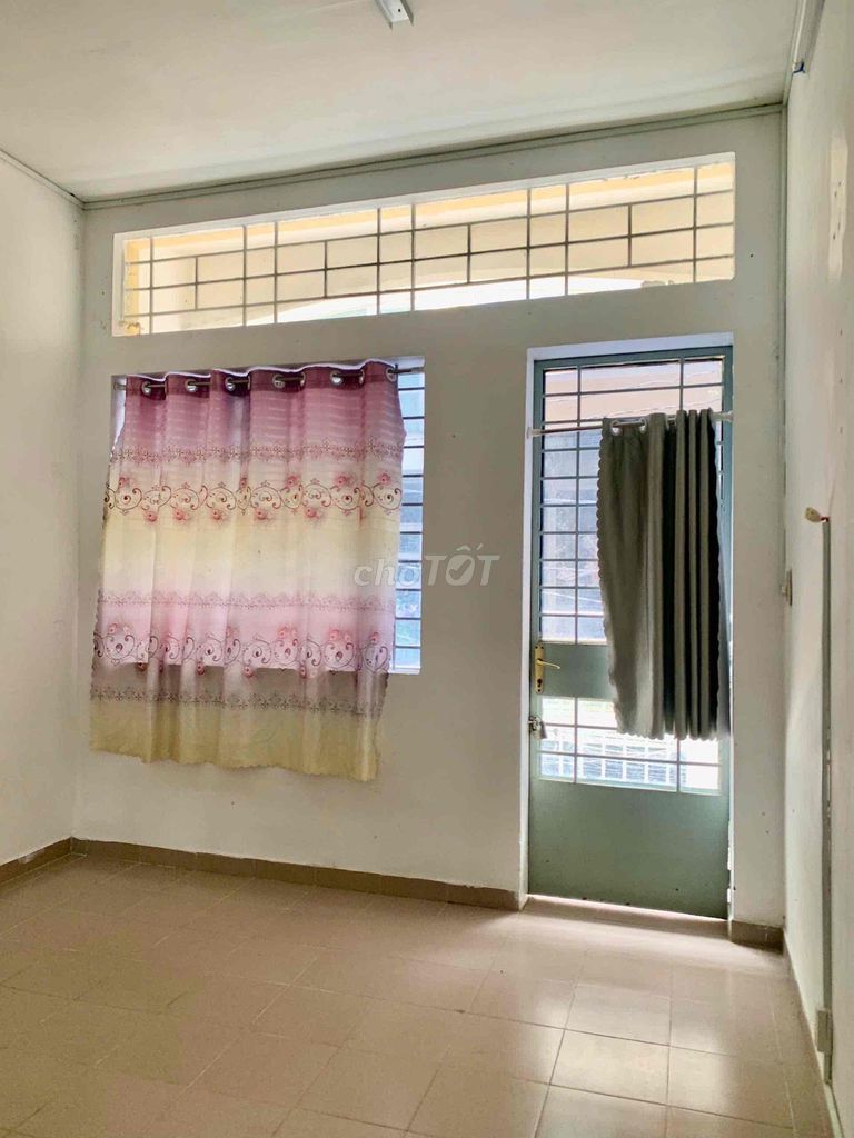 Beautiful house, Ok position, average prices, 1 Land 1 + Rocks, High Court.