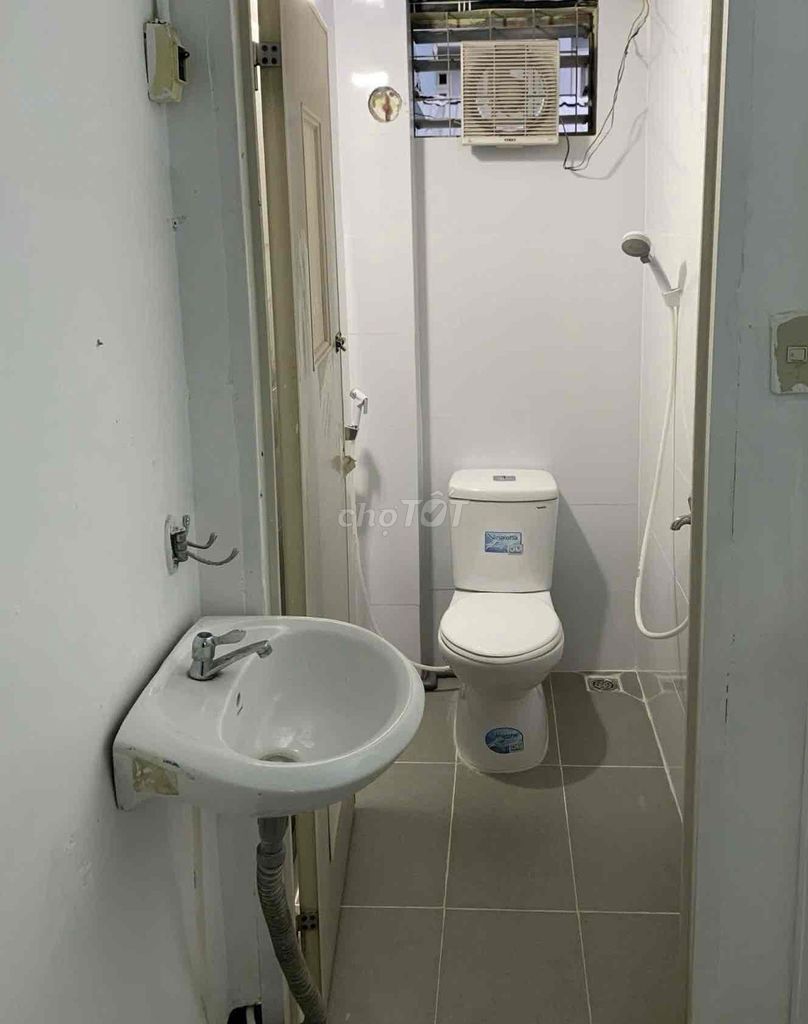 Beautiful house, Ok position, average prices, 1 Land 1 + Rocks, High Court.