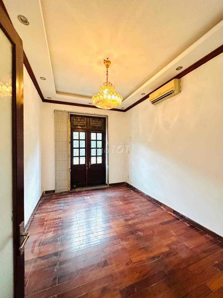 The Phạm Huy Thông-Dumm Front.