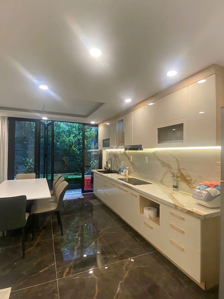 Rendle Fullland Car Alley 260/2 A Nguyễn Thái Bình-712 QTân Bình