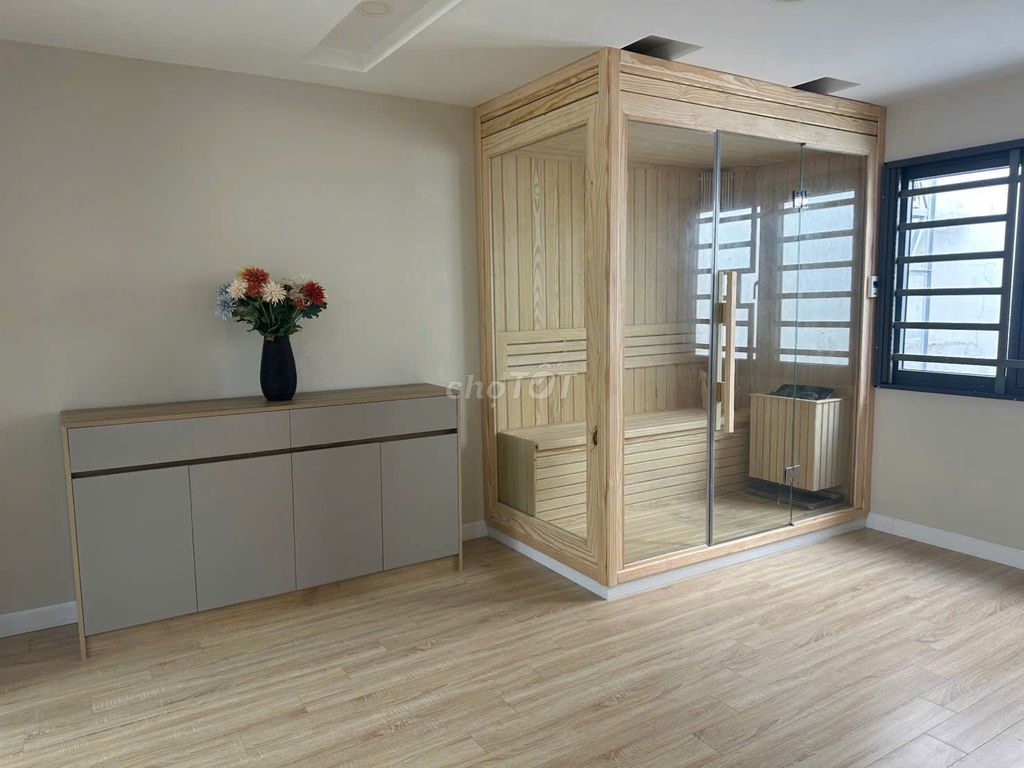 Five-star standard, 1-7-story D.C. 8 bedrooms. Full interior in cargo now.