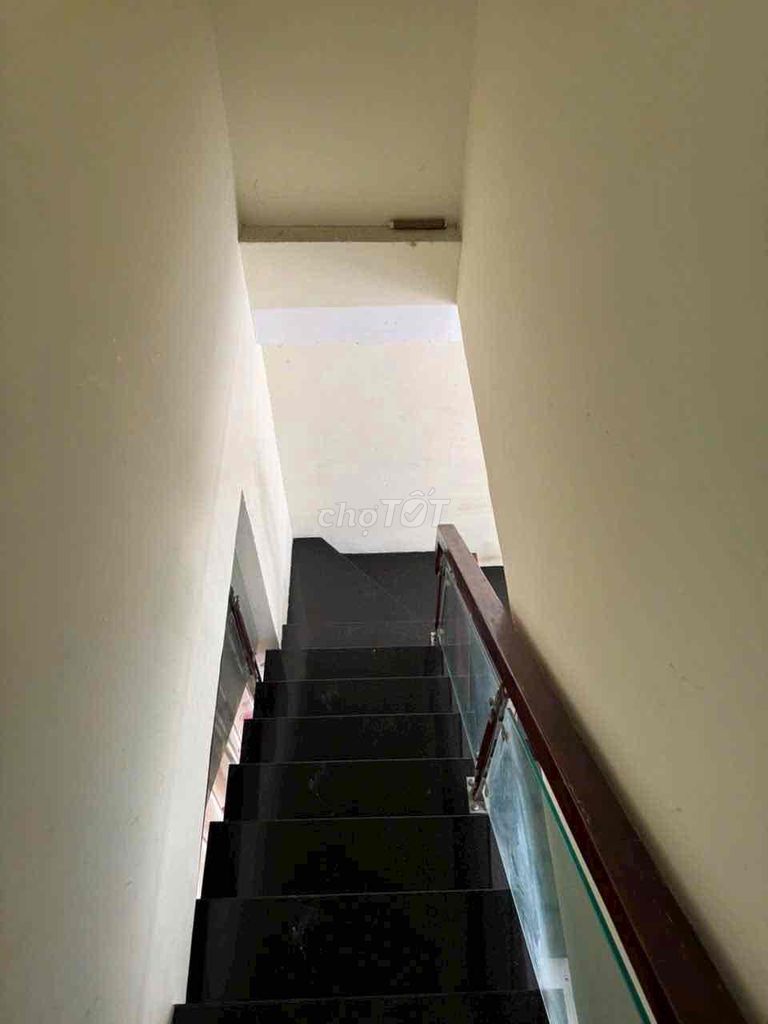 New house 4*12 meters a floor 2 bedroom 2 bathroom 1 .long xi xi/ xi