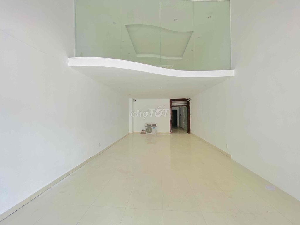 Rent a Trần Trọng Cung cash house across from the vincom District 7
